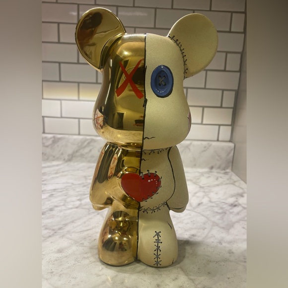 ‘Supreme’ Hand Painted Love and Future Ceramic Teddy Bear Bank - Picture 3 of 14